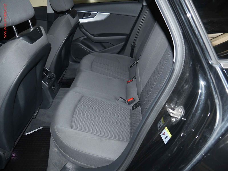 Audi A4 (2018) 2.0 TDi, ČR, AT, park.asist - fotka 10 z 23