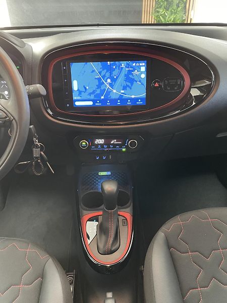 Toyota Aygo X AUTOMAT ČR REZERVACE  - fotka 24 z 27