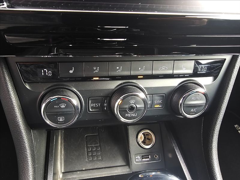 Škoda Superb III 2,0TDi 1KW DSG STYLE - fotka 24 z 51