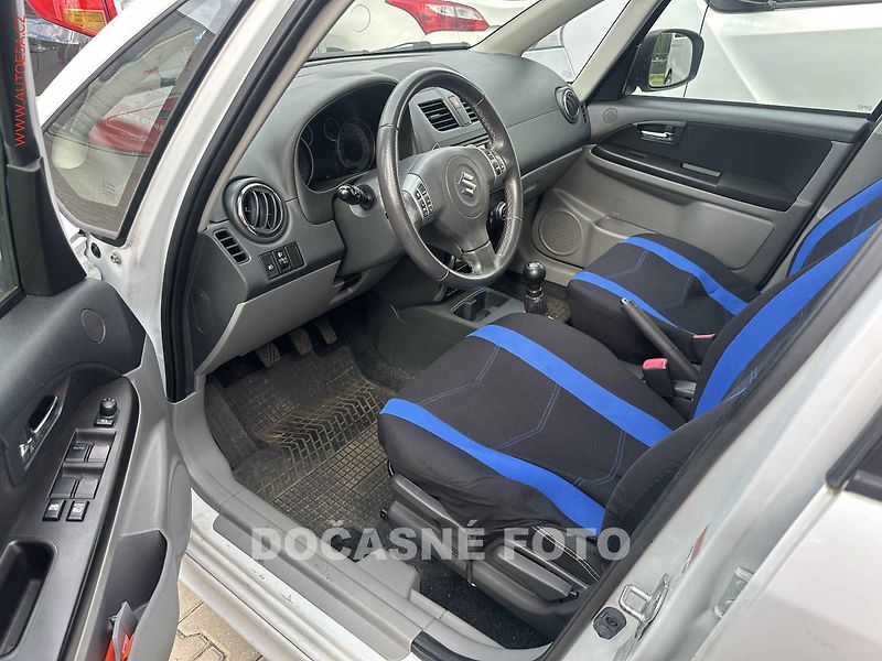 Suzuki SX4 (2013) 1.6VVT, 1.maj, servis.kniha - fotka 3 z 3