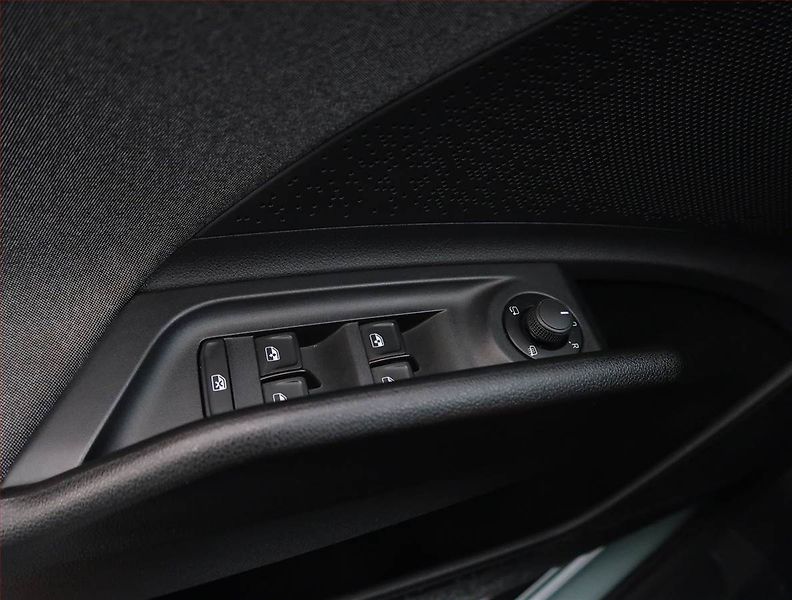 Škoda Enyaq (2023) iV 80x (82 kWh), SoH 90% - fotka 28 z 30
