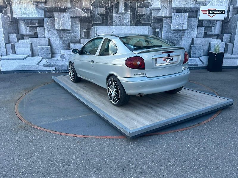 Renault Mégane (2001) 1.6i 16V - 79KW - fotka 9 z 20