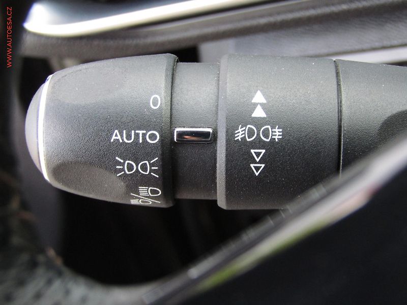 Peugeot 3008 (2017) 2.0 HDi, ČR, GT Line, navi - fotka 12 z 22