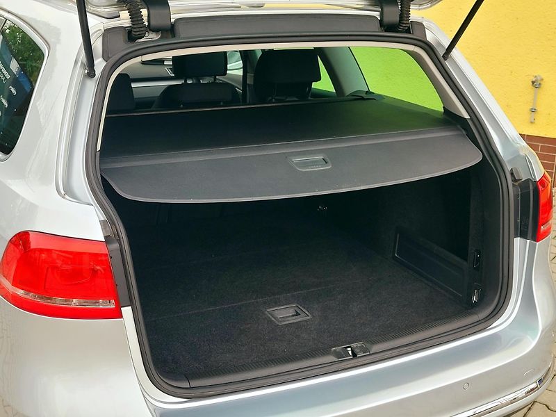 Volkswagen Passat 2,0TDi *SERV.KNIHA* PERFEKTNÍ  - fotka 12 z 48