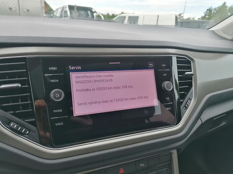 Volkswagen T-Roc (2021) 1.5 TSi DSG 110kW Pano,Kůže - fotka 21 z 29
