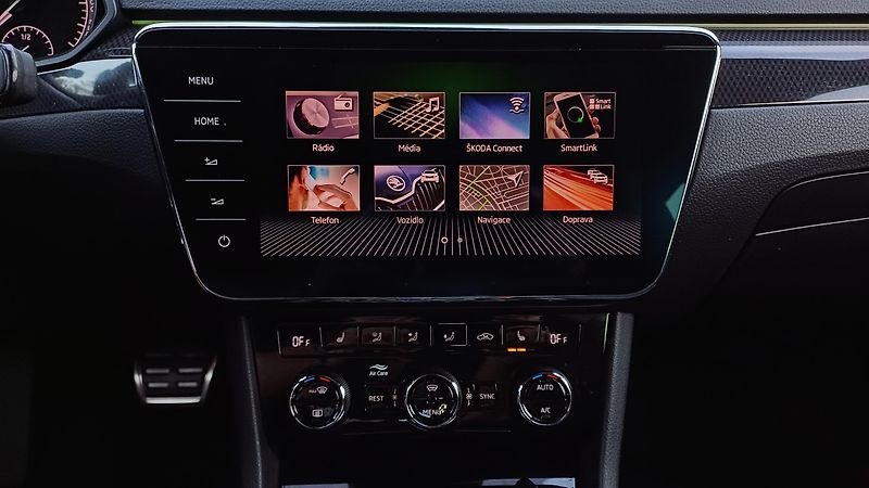 Škoda Superb 140kW TDI 4x4 SPORTLINE - fotka 32 z 47