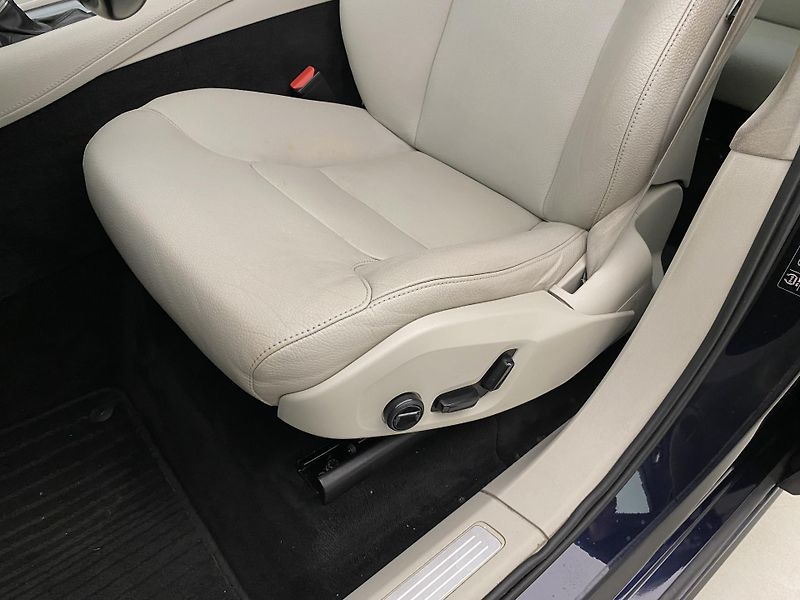Volvo XC90 D5 AWD MOMENTUM AUT CZ 7míst - fotka 24 z 50