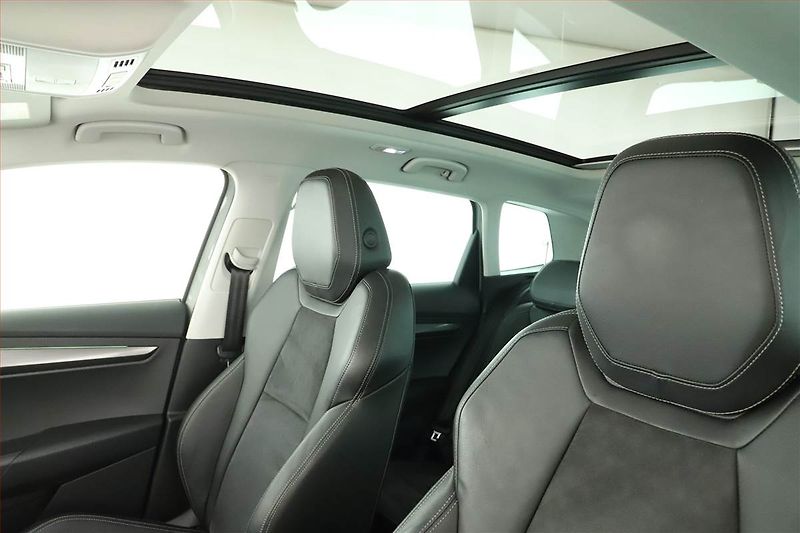 Škoda Karoq (2018) 1.5 TSI, Automat, Kůže - fotka 16 z 19