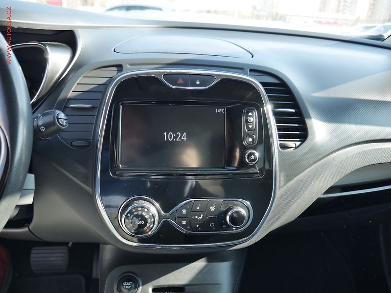 Renault Captur (2016) 1.2 TCe, AT, park.asist - fotka 14 z 15