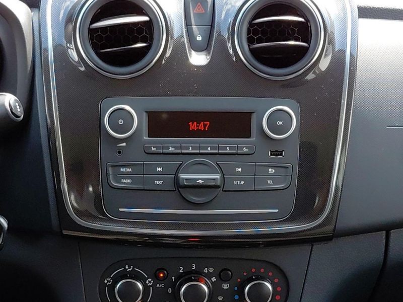 Dacia Sandero 1,0 SCe 54 kW Arctica - fotka 18 z 23