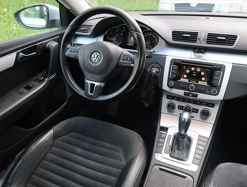 Volkswagen Passat (2014) 2.0 TDI, Automat, Navi - fotka 7 z 23