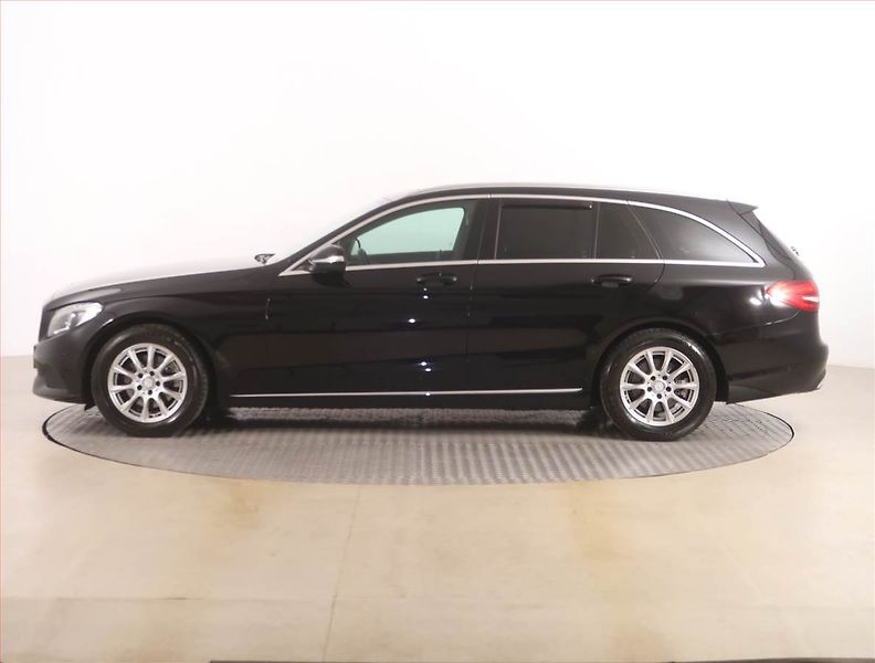 Mercedes-Benz Třídy C (2015) C 220 BlueTEC, Automat - fotka 3 z 15