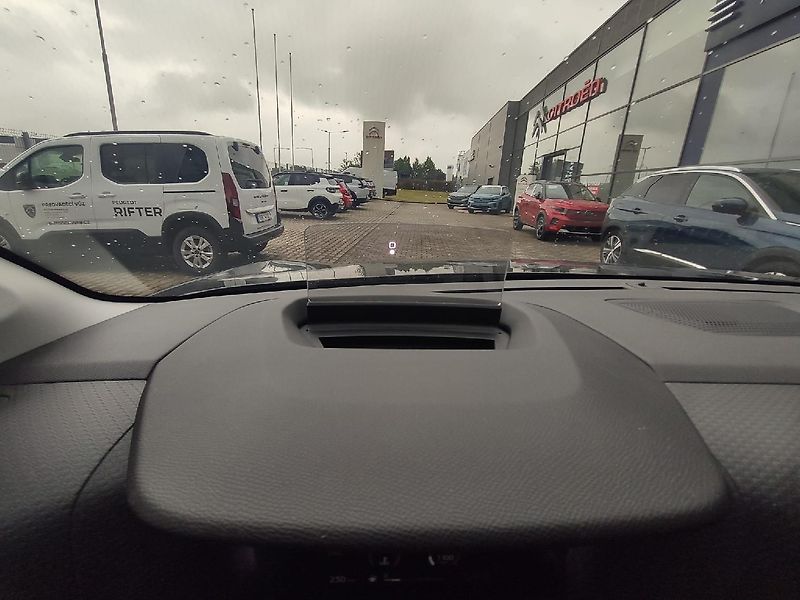 Citroën C4 (2021) C4 FEEL 1.2 130k MAN6 navigace - fotka 28 z 36