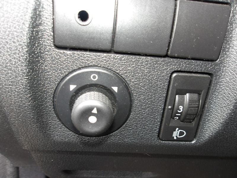 Peugeot Partner Tepee 1,6HDi MULTISPACE(2xšoupačky) - fotka 26 z 33