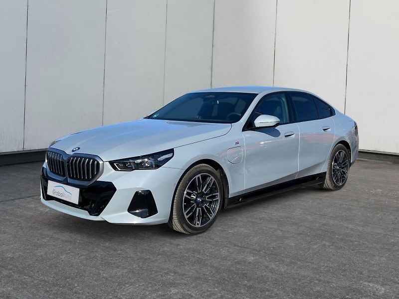 BMW Řada 5 (2024) 550e xDrive 360kW V6 M SPORT - fotografie inzerátu