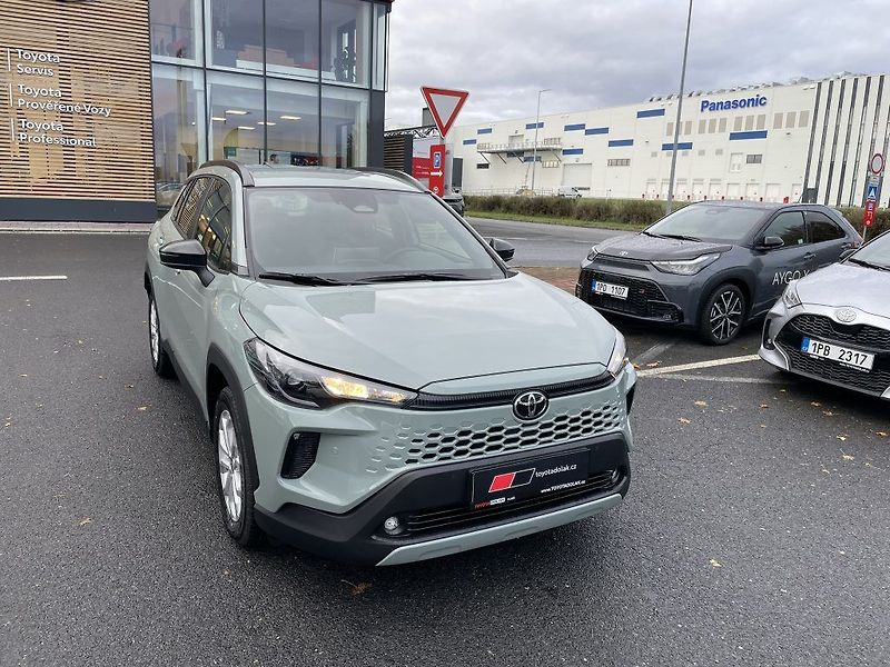 Toyota Corolla Cross 1.8 HEV - fotka 2 z 27