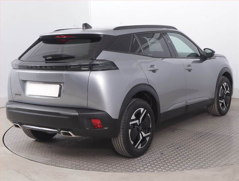 Peugeot 2008 (2025) Allure 1.2 PureTech - fotka 5 z 18