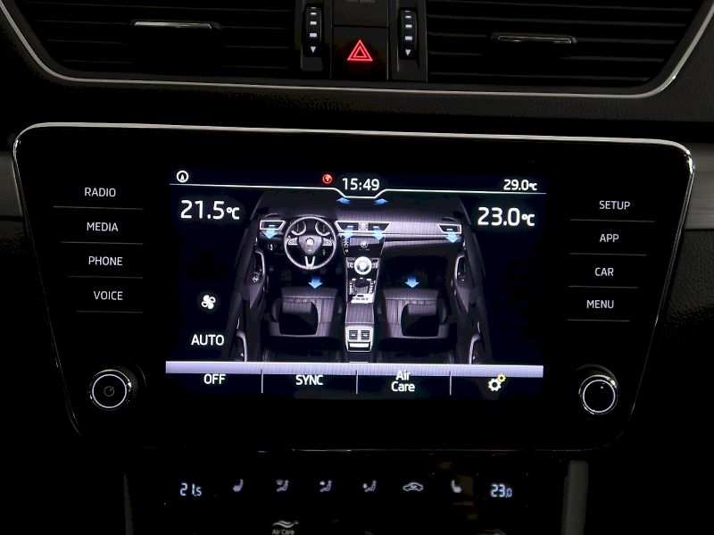 Škoda Superb (2018) STYLE 2.0TDI 140KW DSG CANTON - fotka 27 z 42