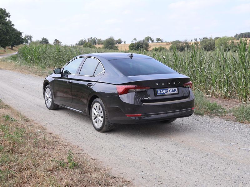 Škoda Octavia 2,0 TDI DSG Style+ DPH CZ - fotka 5 z 32