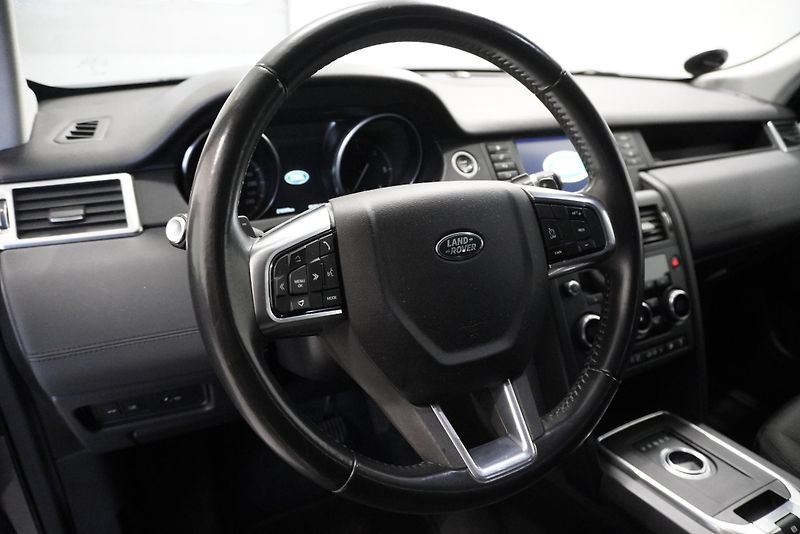 Land Rover Discovery Sport 2.0 110 kW 4WD AUTOMAT - fotka 15 z 28