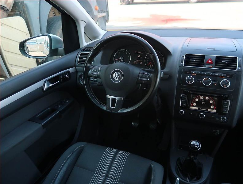 Volkswagen Touran (2012) Comfortline 1.4 TSI, Navi - fotka 7 z 23
