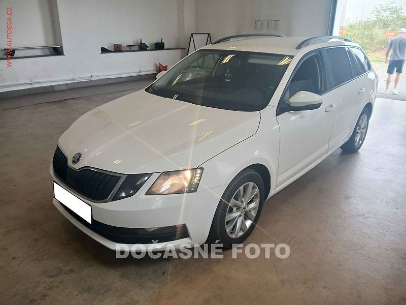 Škoda Octavia (2018) 1.6TDi, ČR, AC, temp - fotka 1 z 3