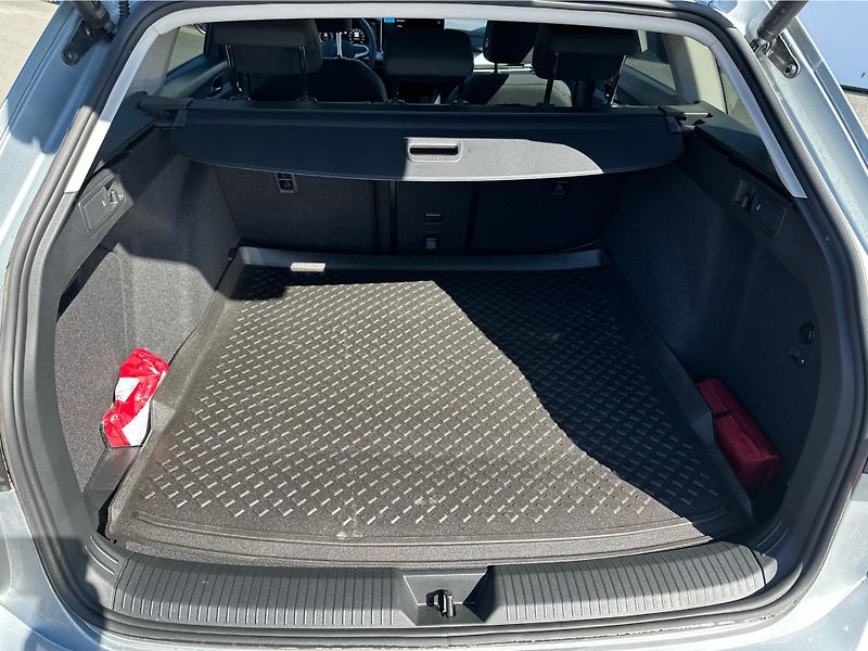 Volkswagen Golf (2025) People 2,0 TDI 7DSG - fotka 20 z 25