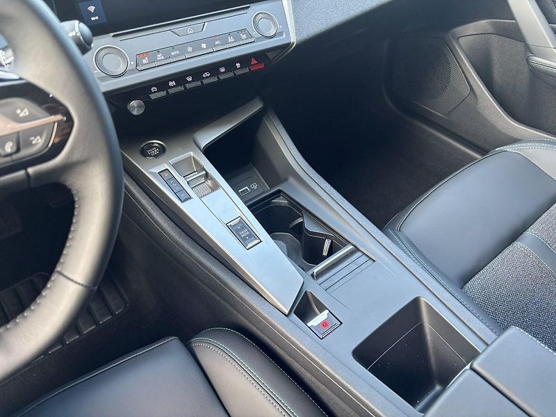 Peugeot 308 SW 1.5 BlueHDi 96 kW - fotka 18 z 24