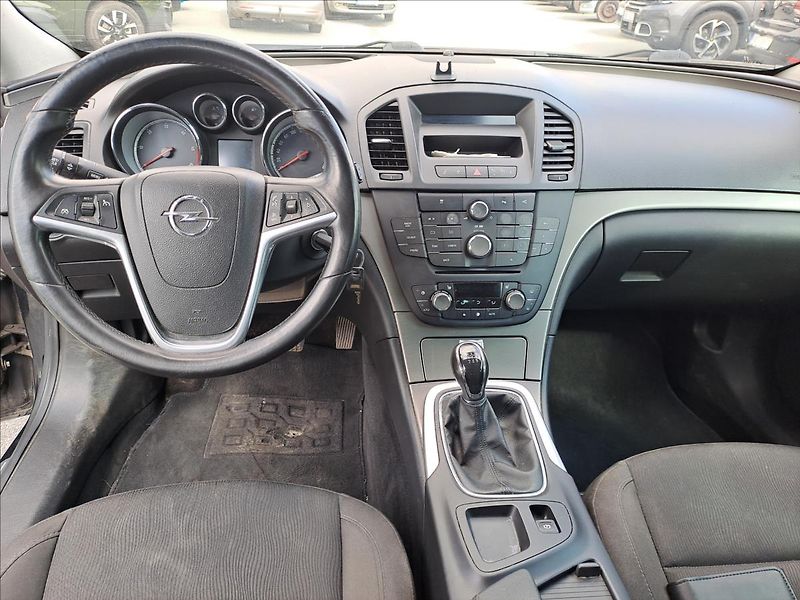 Opel Insignia 2,0 DCTI - fotka 9 z 14