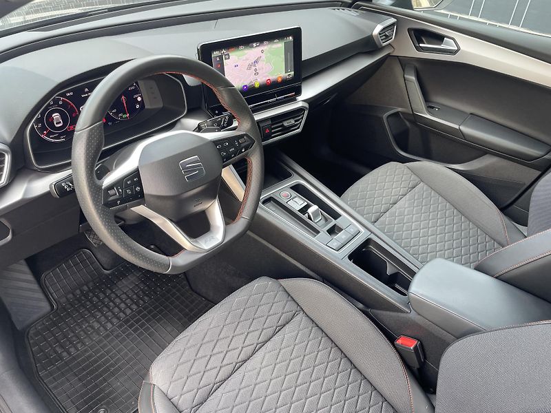 Seat Leon (2021) 1.5 TSI 110 kW DSG FR - fotka 8 z 47
