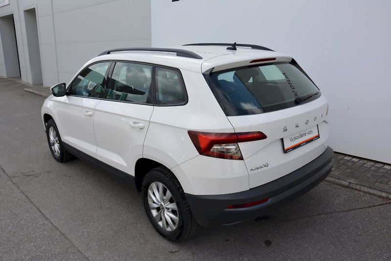 Škoda Karoq (2021) 1.0 TSI 81 kW Ambition - fotka 22 z 27