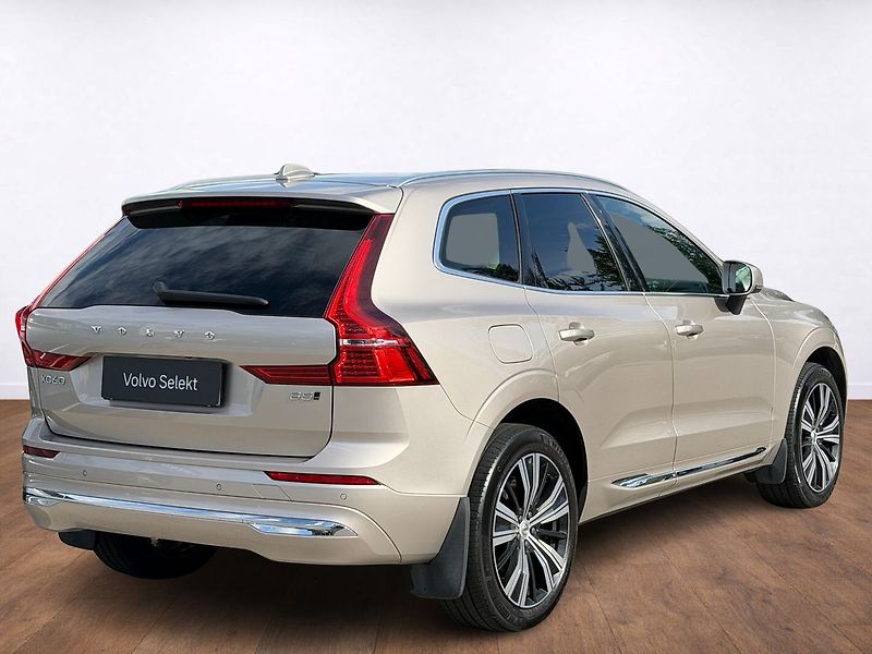 Volvo XC60 PLUS Bright B5 AWD - fotka 5 z 24