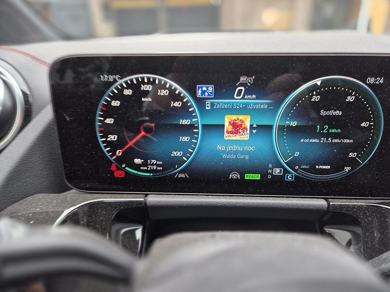 Mercedes-Benz EQA (2023) - fotka 9 z 11