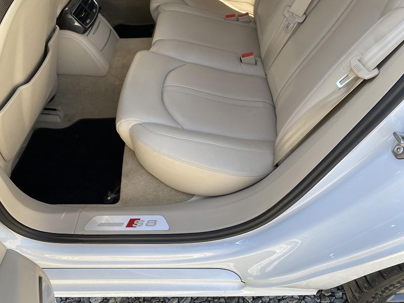 Audi A8 S8 4.0i V8 520PS CZ DPH EXTRA! - fotka 108 z 176
