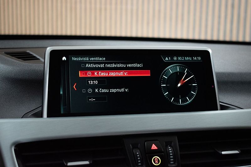 BMW X1 xDrive20d Sport Line*HEAD-UP* - fotka 28 z 42