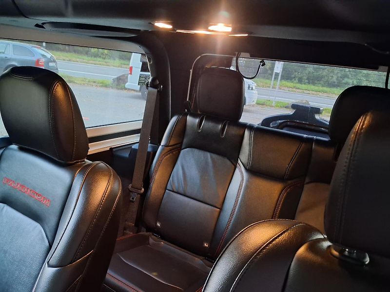 Jeep Wrangler (2021) Rubicon, 1. majitel, ČR - fotka 61 z 62