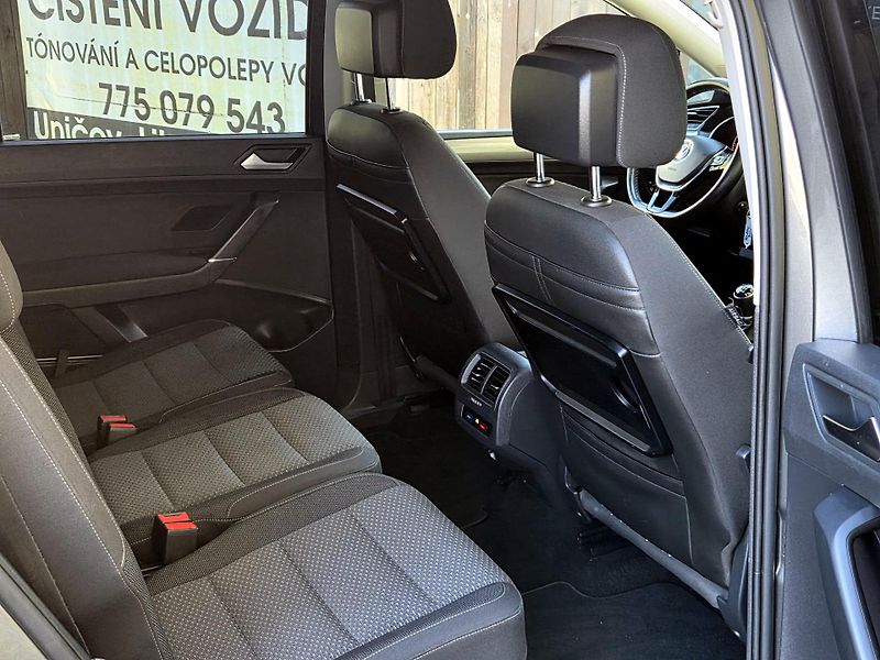 Volkswagen Touran 1,2TSi, 7míst, CEBIA   - fotka 22 z 44