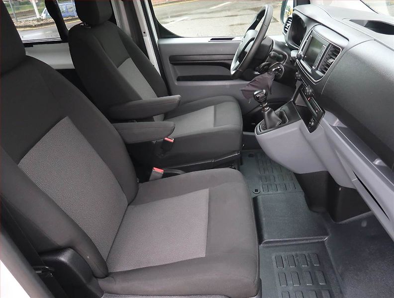 Opel Vivaro (2022) 2.0 CDTI, Bus, 8Míst, ČR, DPH - fotka 9 z 20