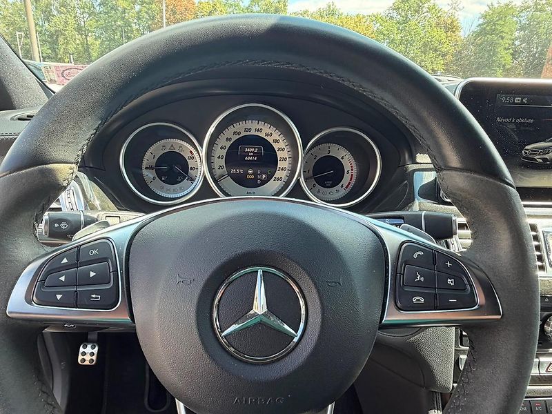 Mercedes-Benz CLS 350d 4MATIC Shooting brake - fotka 14 z 15