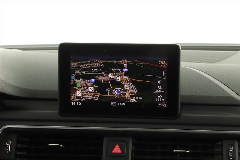 Audi A4 (2016) 2.0 TDI, Xenony, Tempomat - fotka 12 z 14