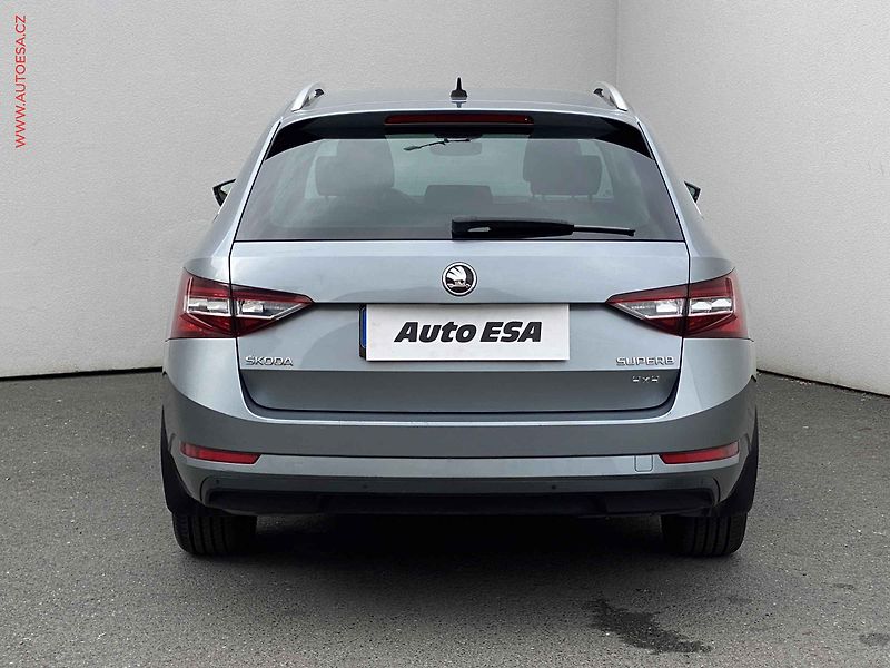Škoda Superb (2016) 2.0 TDI 4x4, ČR, Style, DSG - fotka 5 z 19
