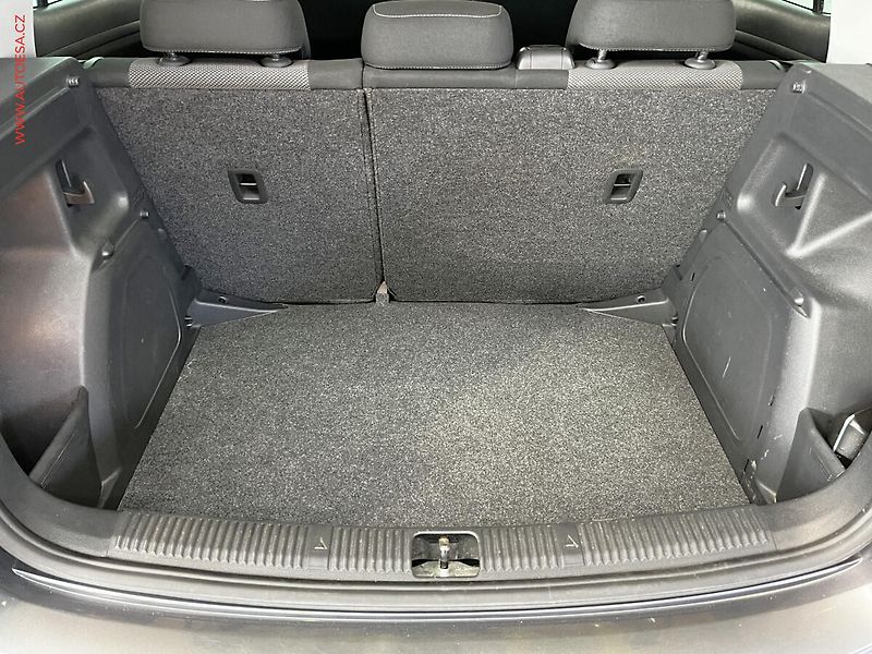 Škoda Fabia (2011) 1.2 TSi, ČR, AC, STK1/28 - fotka 7 z 13