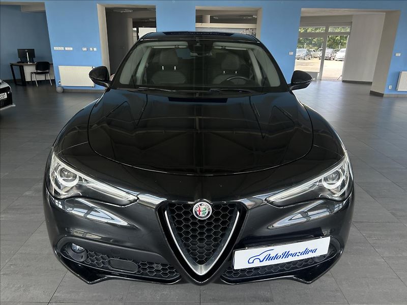 Alfa Romeo Stelvio 2,2   JTD 132kW,AUTOMAT,SERVIS - fotka 2 z 30
