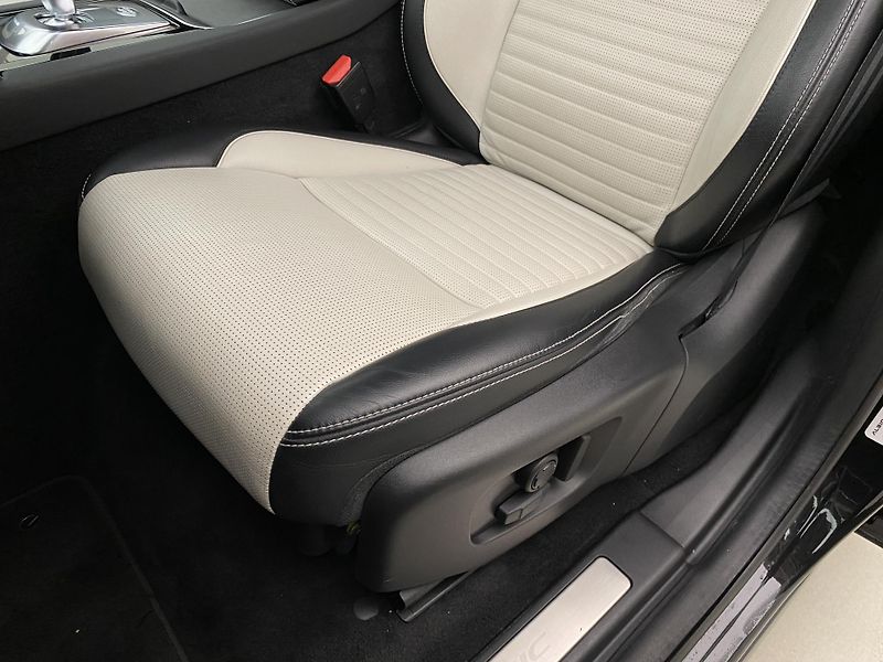 Land Rover Discovery Sport D180 R-DYNAMIC S AWD AUT 7míst - fotka 22 z 42