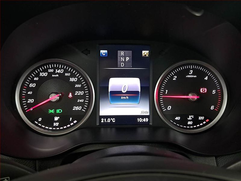 Mercedes-Benz GLC (2017) 220 d 4MATIC - fotka 11 z 21