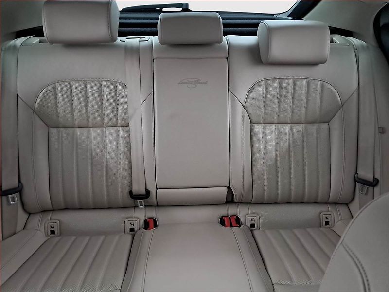 Škoda Superb (2017) Laurin&Klement 2.0 TSI - fotka 10 z 26