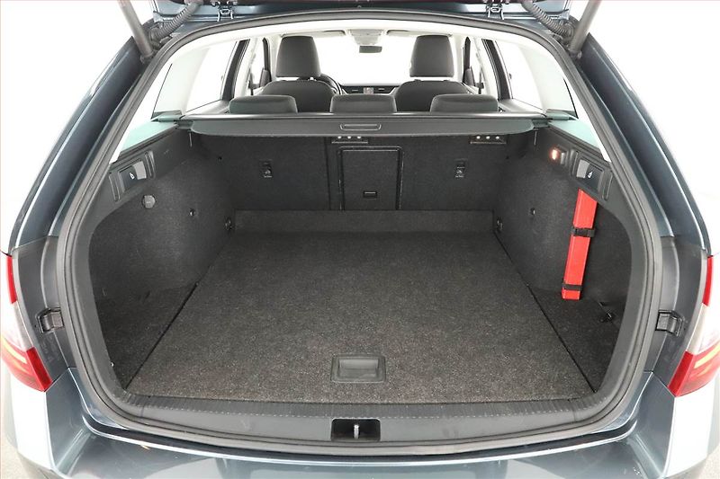 Škoda Octavia (2017) Style 2.0 TDI, Automat, Navi - fotka 17 z 18