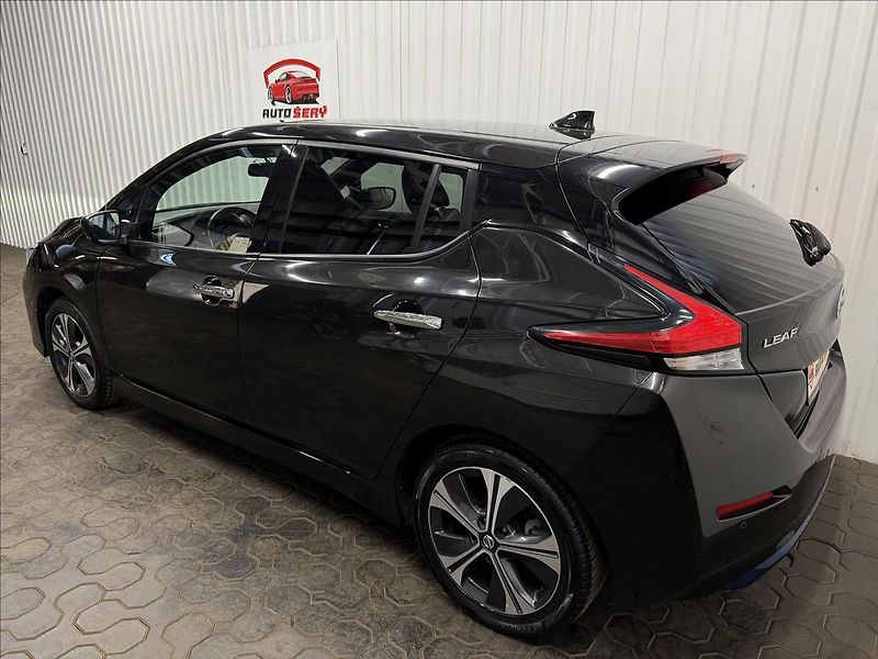 Nissan Leaf N-CONNECTA 160kW 62kWh - fotka 6 z 38