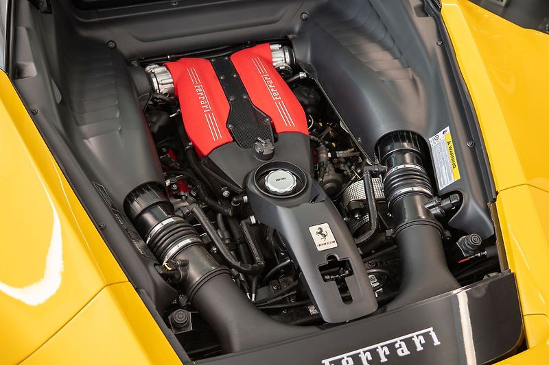 Ferrari 488 LIFT/Carbon/GialloModena - fotka 13 z 16