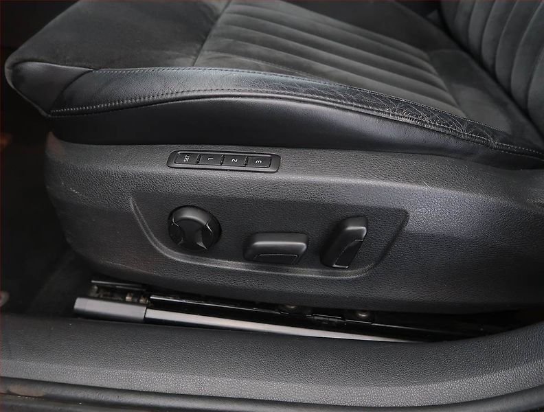Škoda Superb (2015) Style 2.0 TDI, Automat, Kůže - fotka 22 z 27